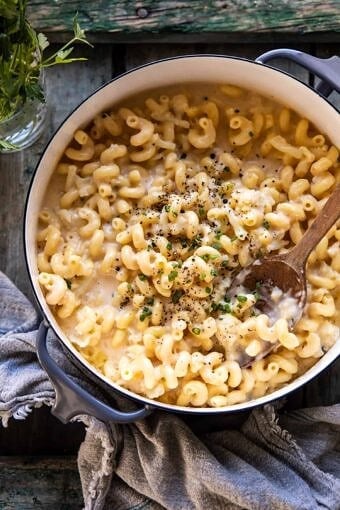 One Pot Creamy Cauliflower Mac and Cheese | halfbakedharvest.com